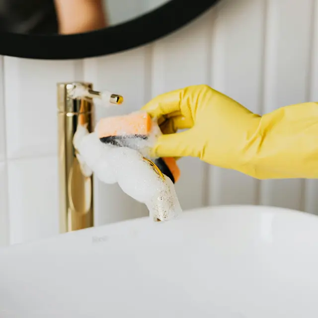 pexels-karola-g-4239123