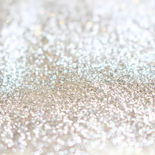 Sous les paillettes