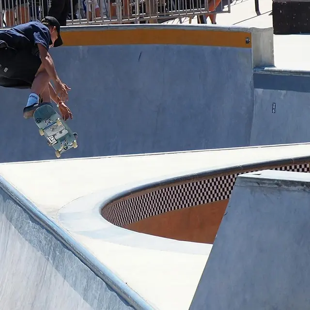 skateboard-2399685_1920