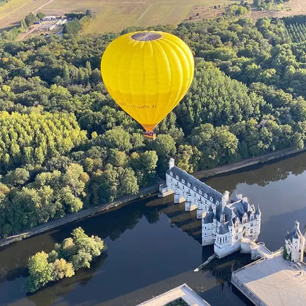 Air Touraine Vol en montgolfiere au dessus de Chenonceau