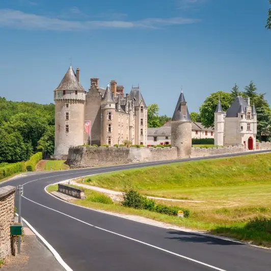 De l'Abbaye d'Aiguevives au château de Montpoupon - Boucle 46