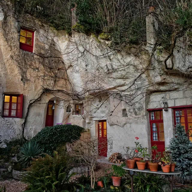 La nuit tombe sur le troglo