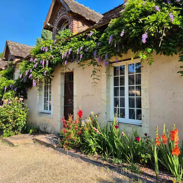 Façade du Gîte des étangs de Beaulieu