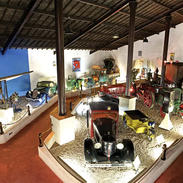 Cité Rétro-Mécanique Maurice Dufresne - Salle Blériot - Azay-le-Rideau, France.