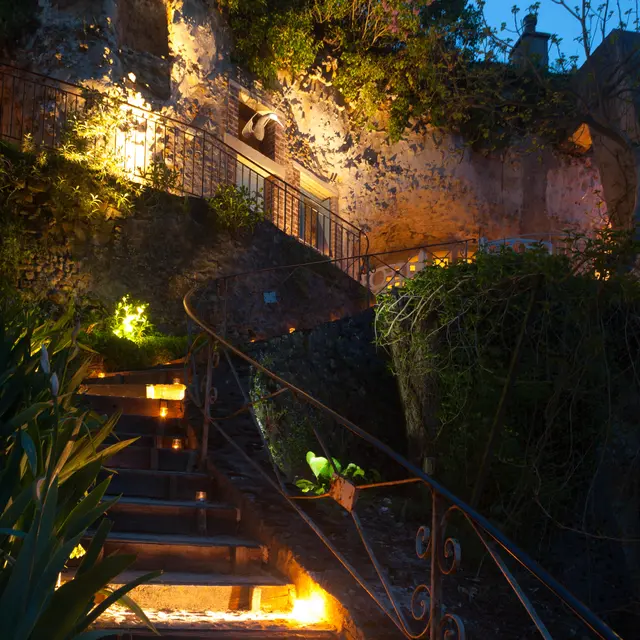 Trôo by night