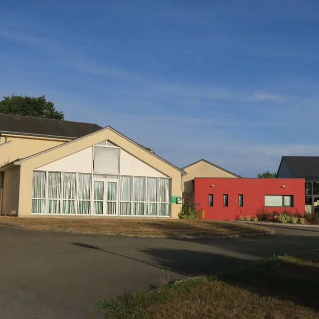 53PARNE-16B01-salle-polyvalente