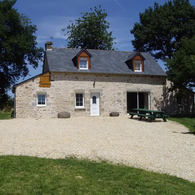 Gîte Le Douet Moreau - Saint-Léonard-des-Bois - extérieur