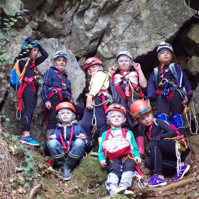 Sortie de l'École de spéléologie à Saulges