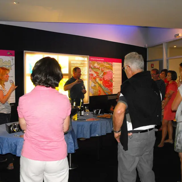 2015-degustations-oenotourisme-visites-degustees--44-DEG-ServicePublics_Animadultes_MVN_visitesdégustées_2012_MVN