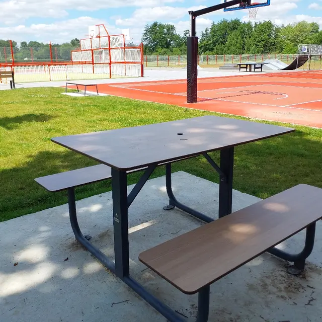 Aire de pique-nique sportif à Montsûrs