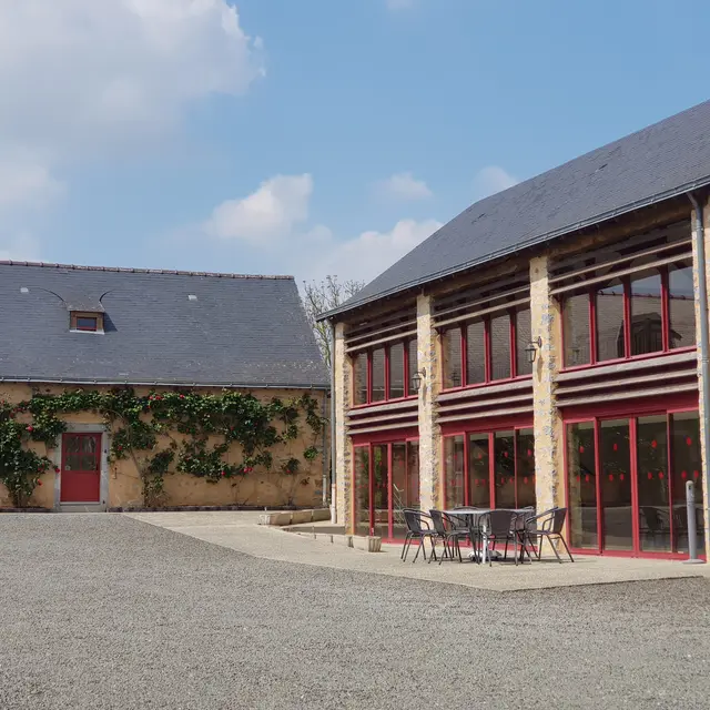 Le Domaine des Hallais loge et grange