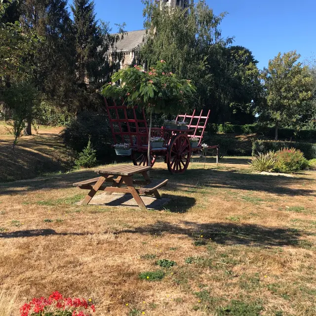 Aire de pique nique, le bourg