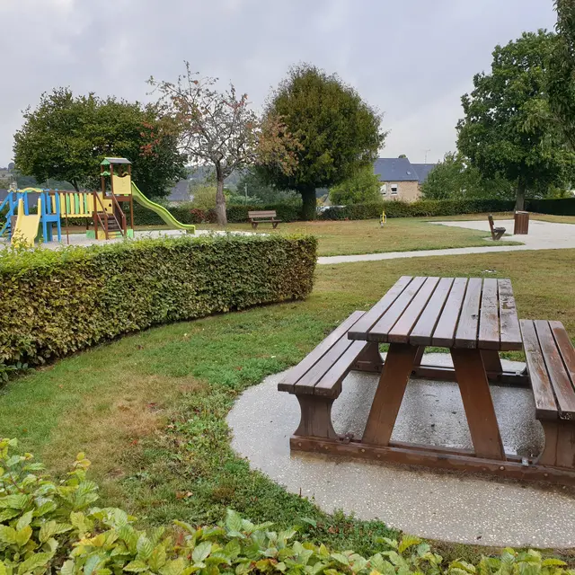 Aire-de-pique-nique à Gesvres