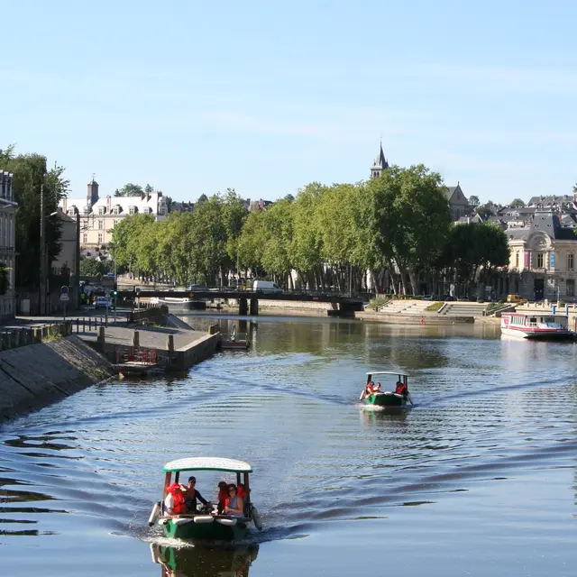 location de bateau à moteur à Laval