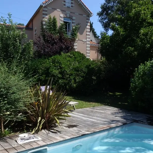 peite piscine devant la maison
