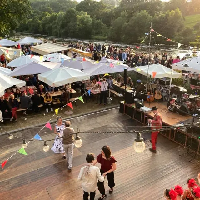 La Guinguette 007 ©