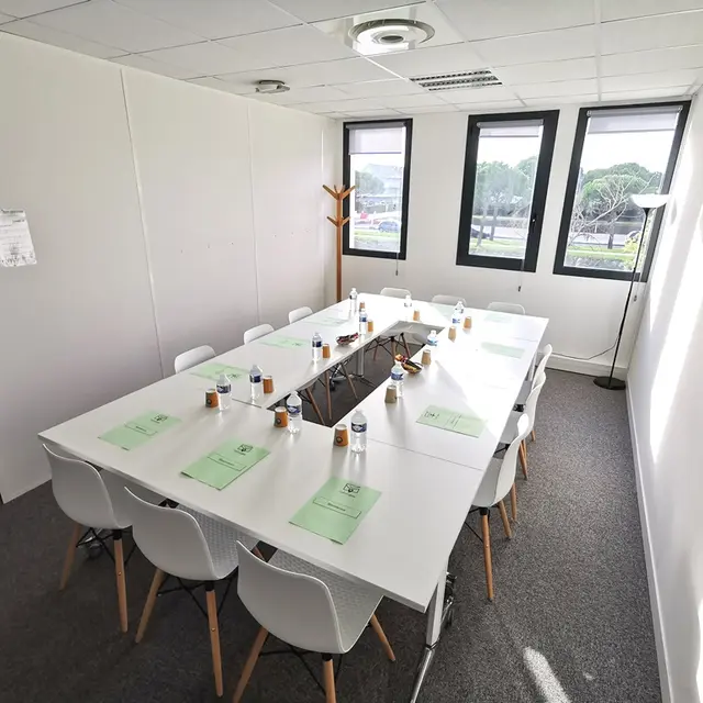 Monument Valley Format Carré : 12 personnes