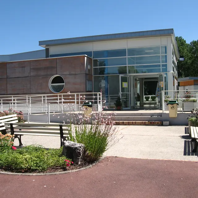 LOI72-centre-aqua-recreatif-besse-sur-braye-1