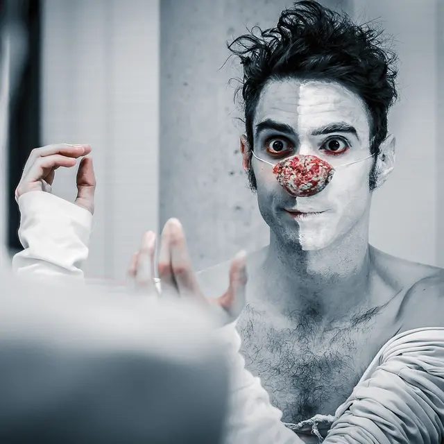 Trop près du mur ©FabienDEBRABANDERE-Quatrain_HauteGoulaine_2024_levignobledenantes-tourisme.com