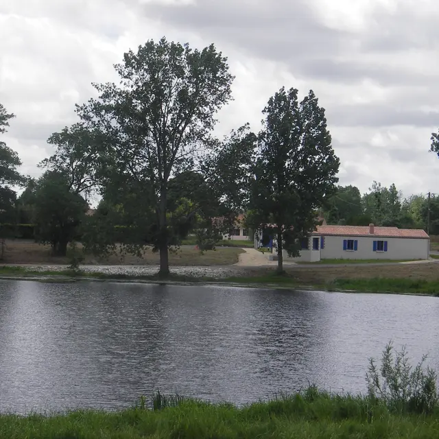 Vue de l'étang Maison bleue