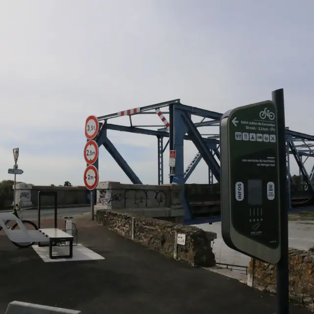 abri velos bords de loire  saint julien de concelles LOI