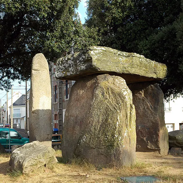 PCU44-dolmen