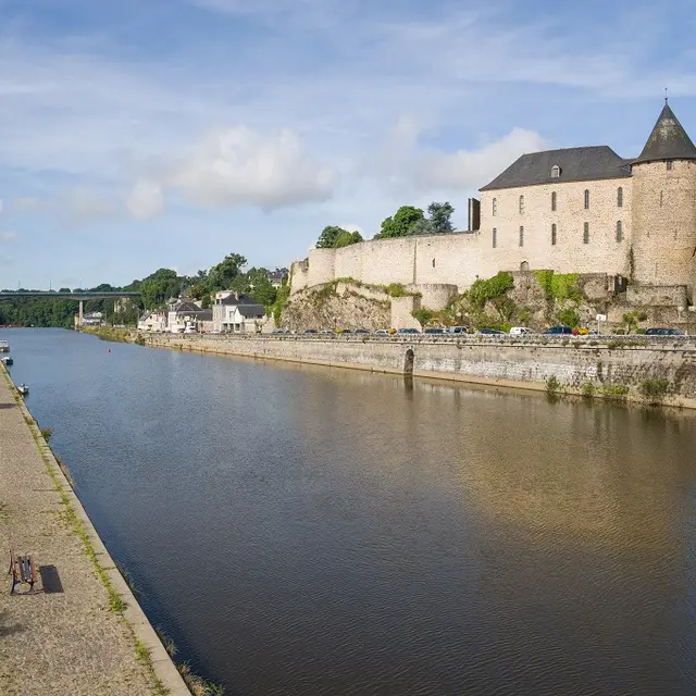 Sentier Mayenne d'une rive à l'autre