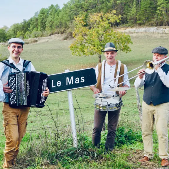 4-dehors-sourires-reduit-1024x576