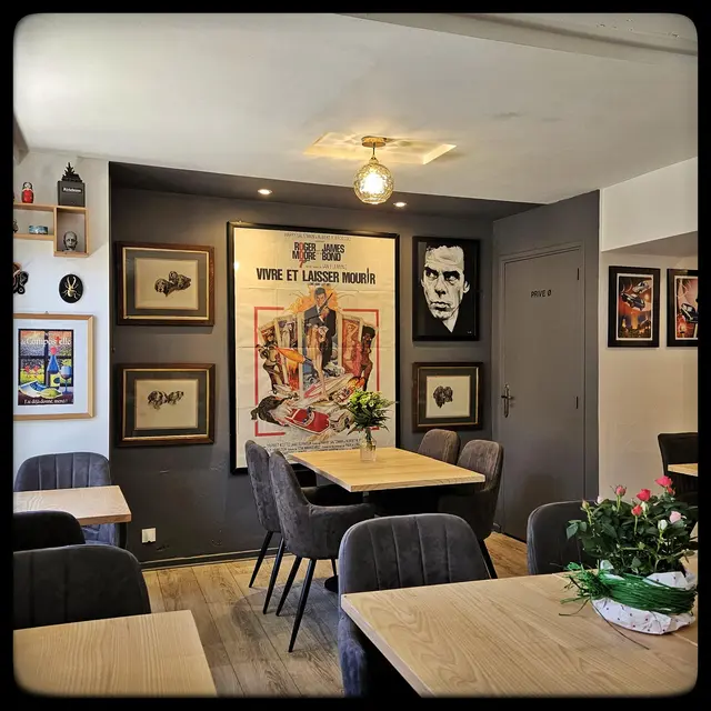 TROIS CENT QUATRE RESTAURANT