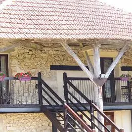 Les Moustans