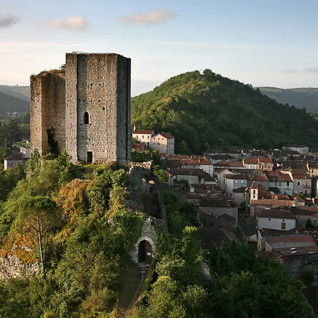 Tour et village de Luzech