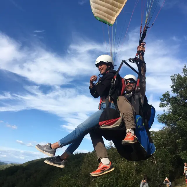 Décollage en parapente biplace - Vallée de la Dordogne
