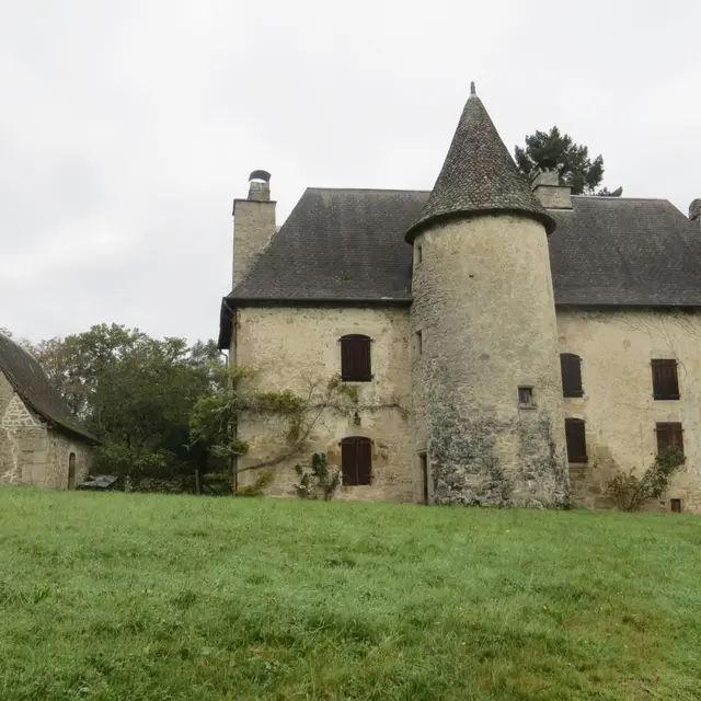 12 GOULLES - Les tours de Carbonnières (1)