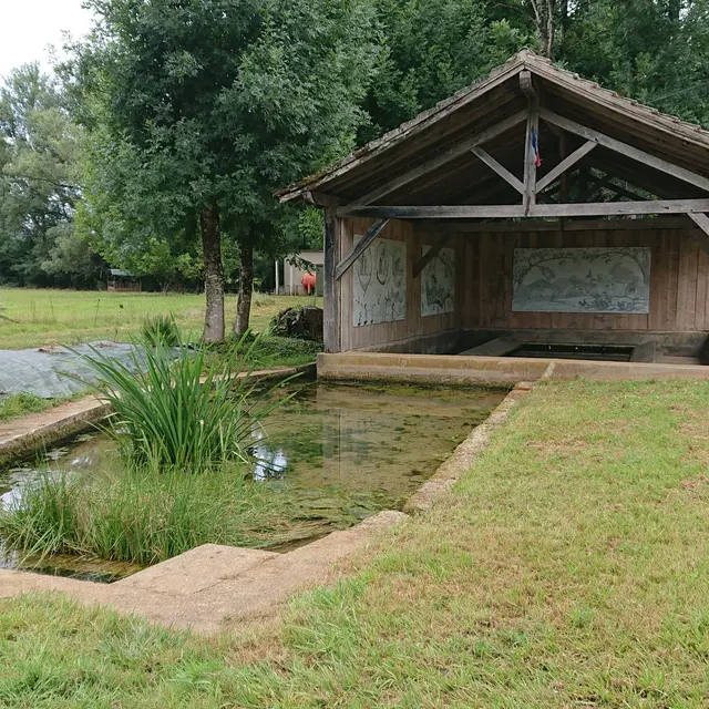 Abreuvoir lavoir de la Méjoule