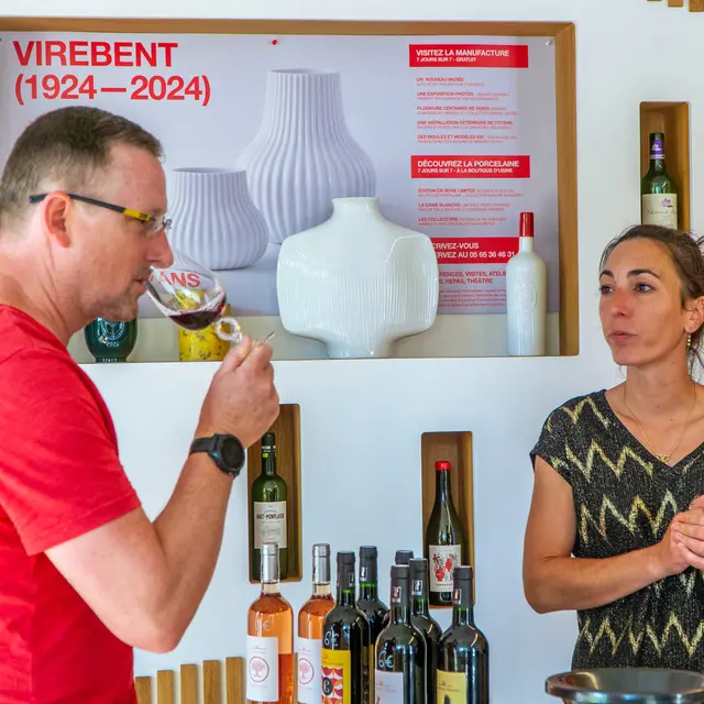 Dégustation de vin à Puy l'Evêque