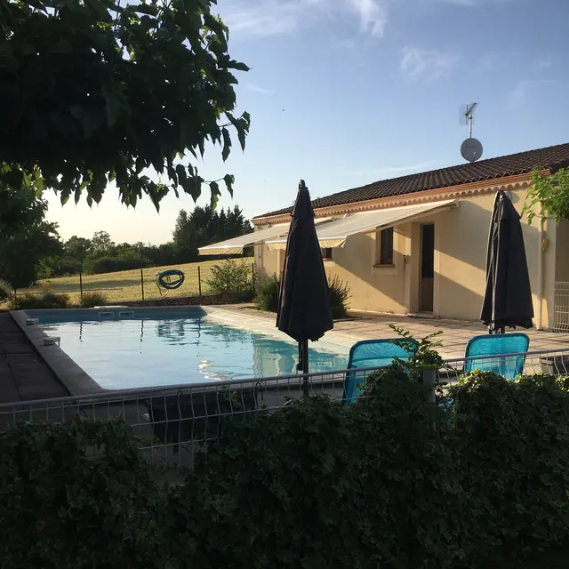 Extérieur piscine