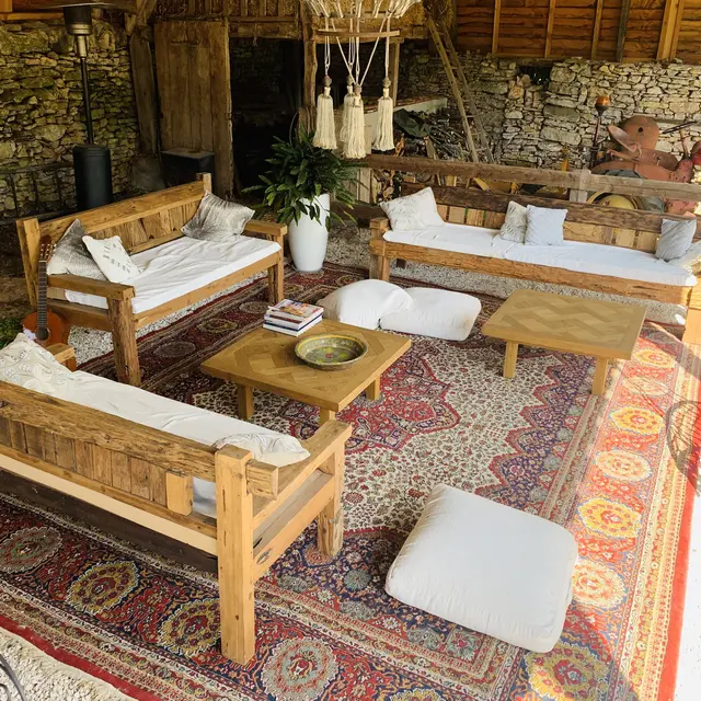 outside lounge