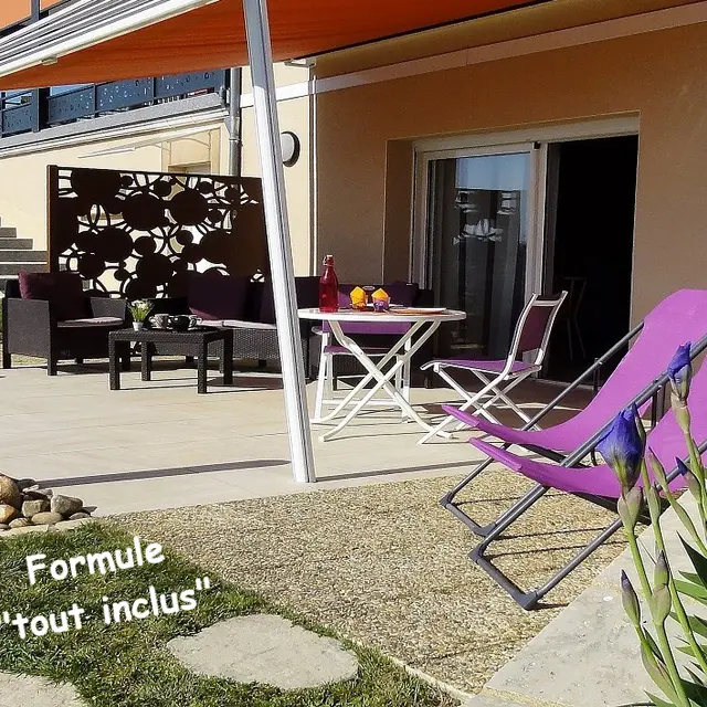 La terrasse sous pergola