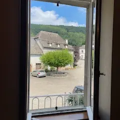 Vue de la chambre jaune
