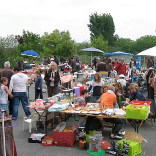 vide grenier Rueyres