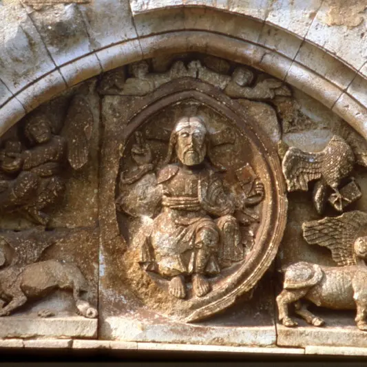 Goujounac : Tympan Eglise Saint-Pierre-ès-Liens