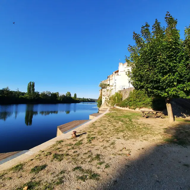 Aire Laroque des Arcs