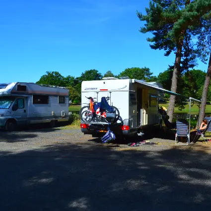 Aire de Camping-Car Domaine du Lac de Feyt_Servières le château