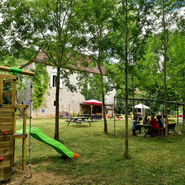 Aire de jeux et de pique-nique - Nature et Loisirs