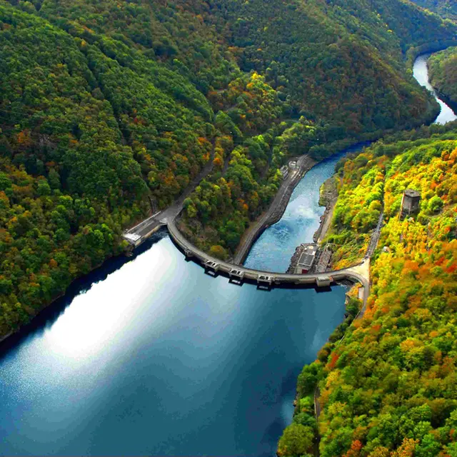 BARRAGE_DU_CHASTANG_ESPACE_EDF-1