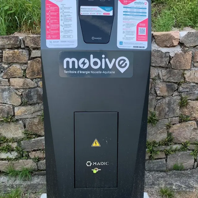 Borne recharge électrique Aubazine