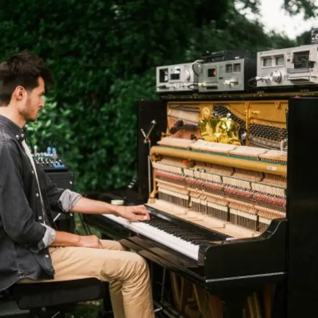 CUZ_260509_LorenzoNaccarato©CharlesSchneider_LOW