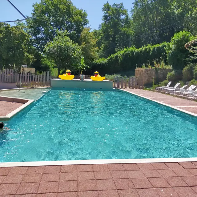 Camping l'Eau Vive - Lot-piscine1