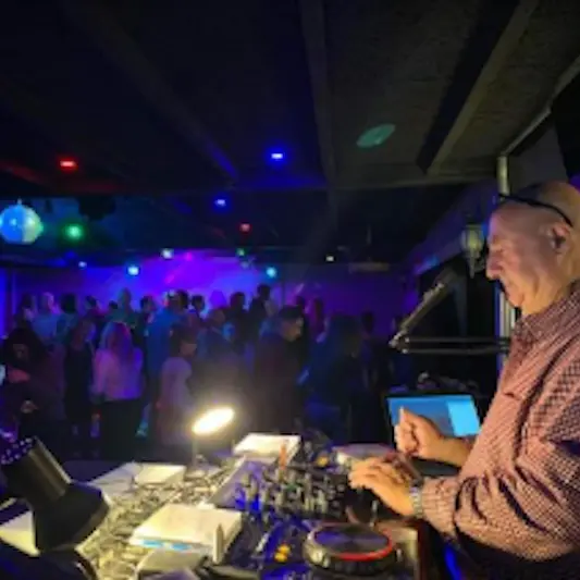 dj taxi