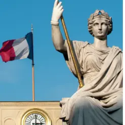La statue de La Loi, place du Palais Bourbon